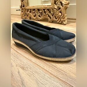 Grasshoppers Ortholite Comfortable Black Slip-On Shoes New